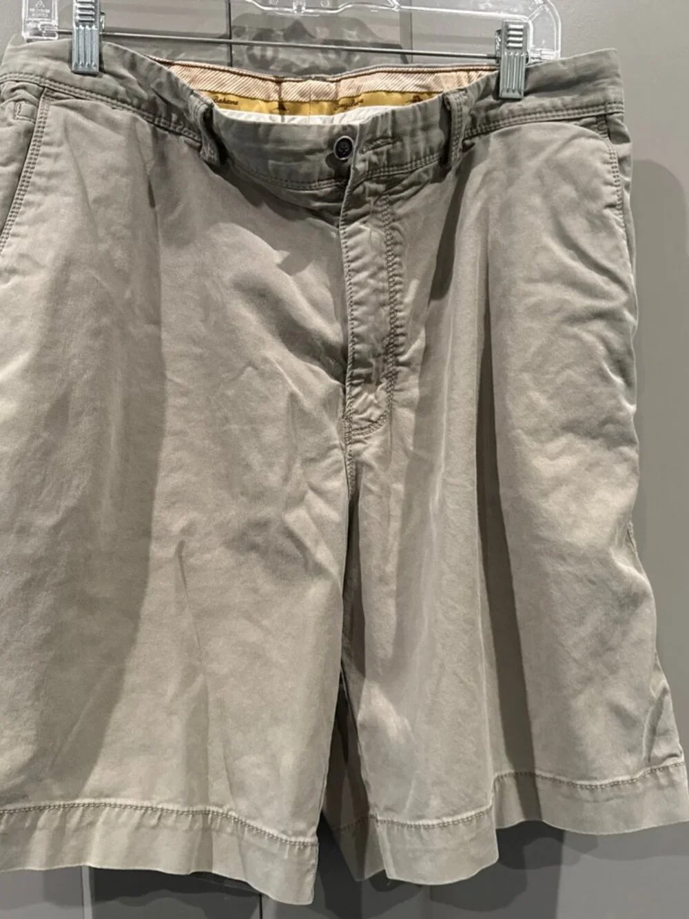 Tommy Bahama Mens Shorts Size 35 Green/Gray Chino Flat Front Pocket Casual